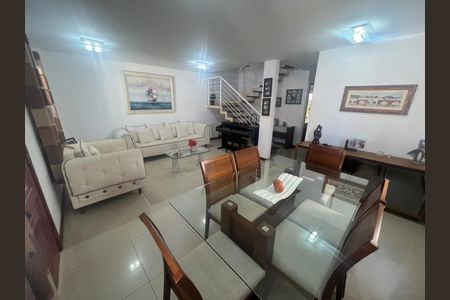 Casa à venda com 4 quartos, 280m² em Piratininga, Niterói