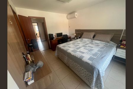 Casa à venda com 4 quartos, 280m² em Piratininga, Niterói