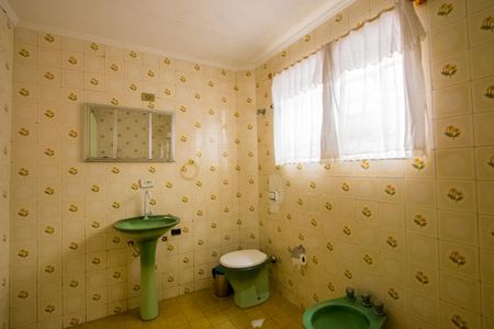 Casa para alugar com 160m², 2 quartos e 2 vagasBanheiro Social 2