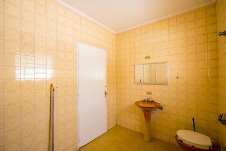 Casa para alugar com 160m², 2 quartos e 2 vagasBanheiro Social 1