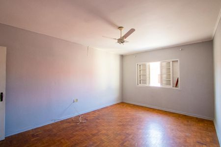 Casa para alugar com 160m², 2 quartos e 2 vagasQuarto 1