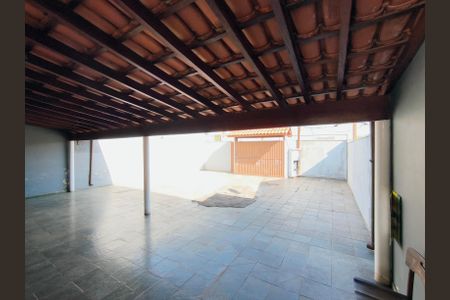Casa para alugar com 223m², 4 quartos e 6 vagasGaragem