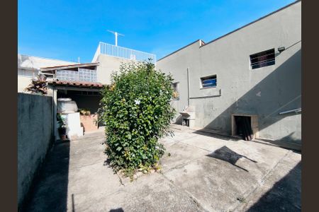 Casa para alugar com 223m², 4 quartos e 6 vagasQuintal