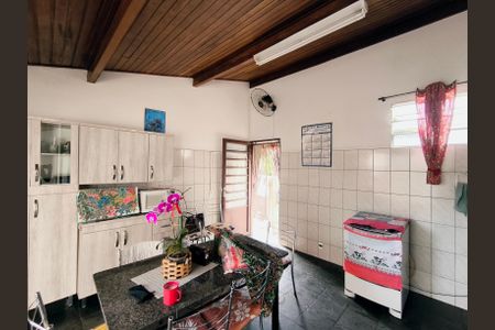 Casa para alugar com 223m², 4 quartos e 6 vagasCozinha Fundos