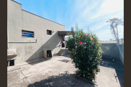 Casa para alugar com 223m², 4 quartos e 6 vagasQuintal