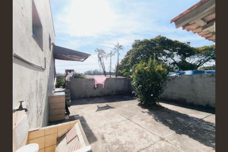 Casa para alugar com 223m², 4 quartos e 6 vagasQuintal