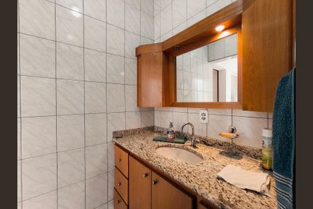 Casa para alugar com 223m², 4 quartos e 6 vagasBanheiro Social