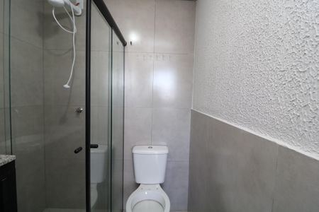 Banheiro de kitnet/studio para alugar com 1 quarto, 40m² em Vila Nova York, São Paulo