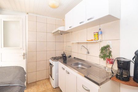 Cozinha de apartamento para alugar com 1 quarto, 40m² em Partenon, Porto Alegre