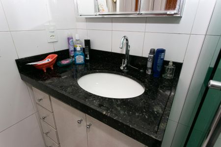 Apartamento à venda com 51m², 2 quartos e 1 vagaBanheiro Social