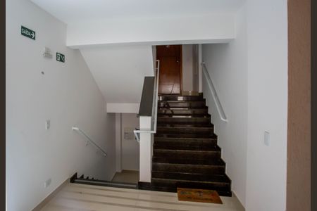 Apartamento para alugar com 44m², 2 quartos e 1 vagaEscada