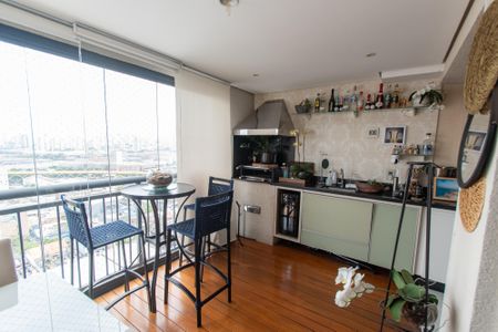 Apartamento à venda com 72m², 2 quartos e 1 vaga Apartamento à venda com 72m², 2 quartos e 1 vagaVaranda