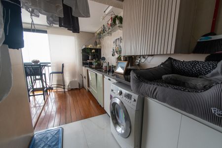 Apartamento à venda com 72m², 2 quartos e 1 vaga Apartamento à venda com 72m², 2 quartos e 1 vagaÁrea de serviço