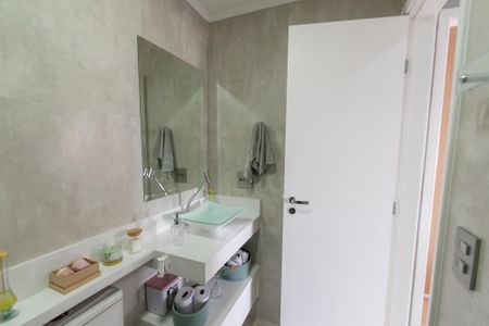 Apartamento à venda com 72m², 2 quartos e 1 vaga Apartamento à venda com 72m², 2 quartos e 1 vagaBanheiro Social