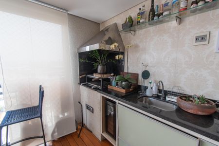 Apartamento à venda com 72m², 2 quartos e 1 vaga Apartamento à venda com 72m², 2 quartos e 1 vagaVaranda