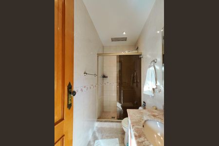 Apartamento à venda com 190m², 3 quartos e 2 vagasBanheiro 