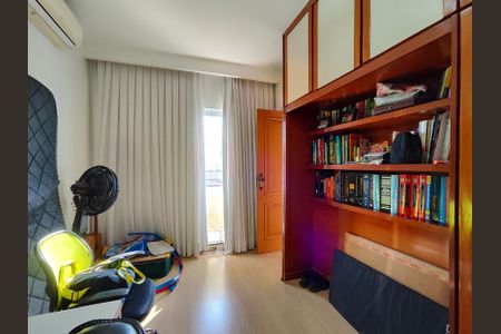 Apartamento à venda com 190m², 3 quartos e 2 vagasQuarto 2