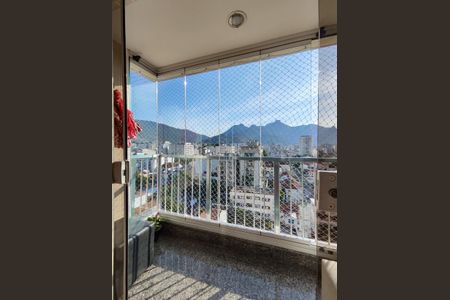 Apartamento à venda com 190m², 3 quartos e 2 vagasVaranda