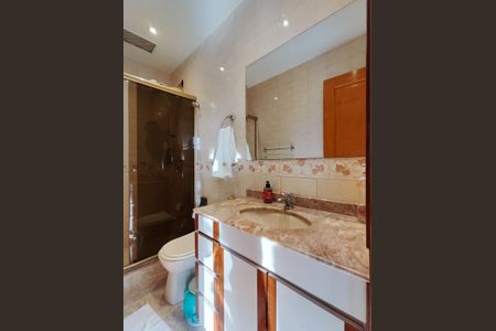 Apartamento à venda com 190m², 3 quartos e 2 vagasBanheiro 