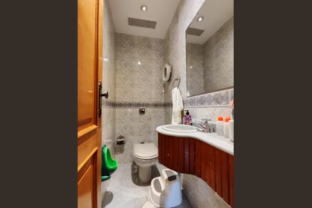 Apartamento à venda com 190m², 3 quartos e 2 vagasLavabo