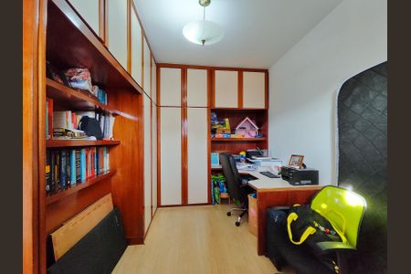 Apartamento à venda com 190m², 3 quartos e 2 vagasQuarto 2