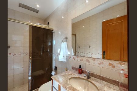 Apartamento à venda com 190m², 3 quartos e 2 vagasBanheiro 