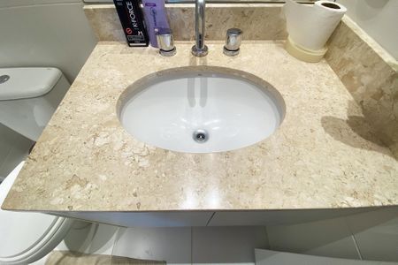 Apartamento para alugar com 77m², 2 quartos e 1 vaga Apartamento para alugar com 77m², 2 quartos e 1 vagaBanheiro da Suíte