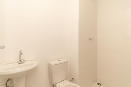 Apartamento para alugar com 32m², 2 quartos e sem vaga Apartamento para alugar com 32m², 2 quartos e sem vagaBanheiro