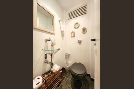 Apartamento à venda com 86m², 2 quartos e 1 vaga Apartamento à venda com 86m², 2 quartos e 1 vagaLavabo