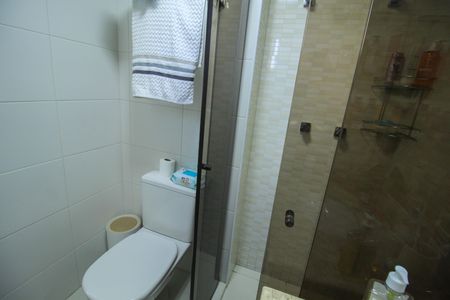 Apartamento à venda com 74m², 3 quartos e 1 vaga Apartamento à venda com 74m², 3 quartos e 1 vagaBanheiro da Suíte