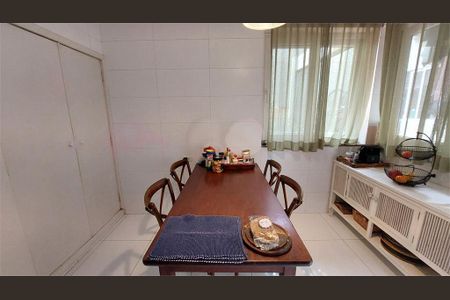 Casa à venda com 3 quartos, 228m² em Granja Julieta, São Paulo