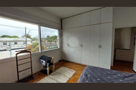 Casa à venda com 3 quartos, 228m² em Granja Julieta, São Paulo