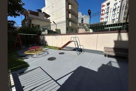 Apartamento à venda com 179m², 4 quartos e 3 vagasÁrea comum - Playground