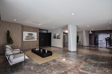 Apartamento à venda com 273m², 4 quartos e 4 vagasHall Social