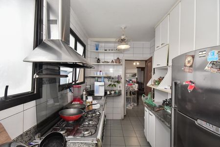 Apartamento à venda com 273m², 4 quartos e 4 vagasCozinha