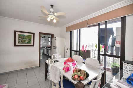 Apartamento à venda com 273m², 4 quartos e 4 vagasCopa