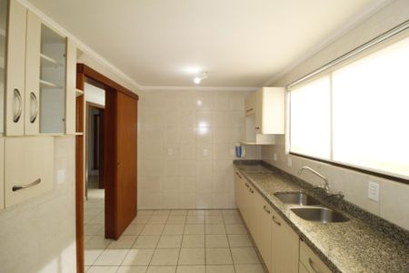 Apartamento para alugar com 113m², 3 quartos e 2 vagasCozinha