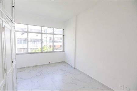 Apartamento à venda com 179m², 4 quartos e 1 vagaQuarto 1