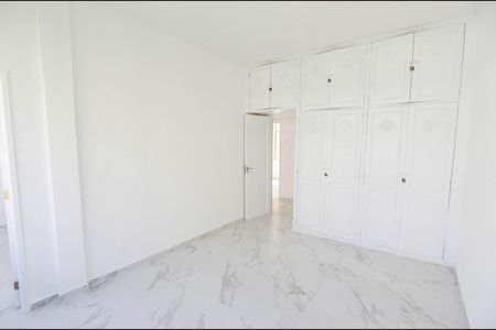 Apartamento à venda com 179m², 4 quartos e 1 vagaQuarto 2