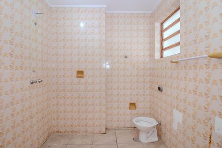 Casa à venda com 420m², 4 quartos e 5 vagasBanheiro da Suíte