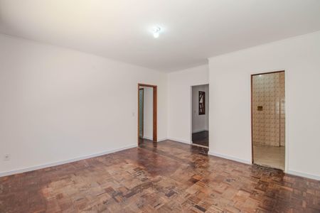 Casa à venda com 420m², 4 quartos e 5 vagasSuíte