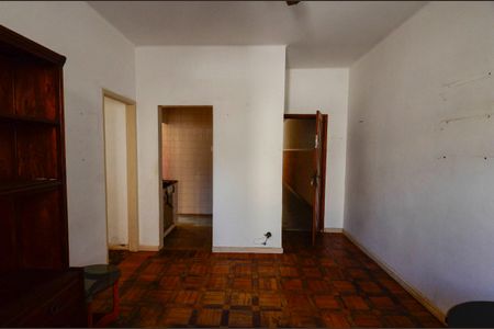 Apartamento à venda com 74m², 2 quartos e sem vagaSala