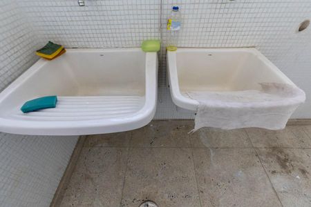 Apartamento à venda com 152m², 2 quartos e 1 vagaÁrea de Serviço