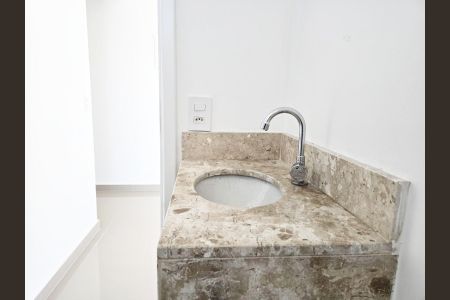 Banheiro Social de kitnet/studio para alugar com 1 quarto, 33m² em Vila Galvão, Guarulhos