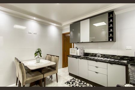 Casa para alugar com 110m², 2 quartos e 2 vagasCozinha