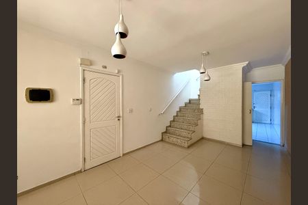 Sala de casa para alugar com 3 quartos, 145m² em Vila das Belezas, São Paulo