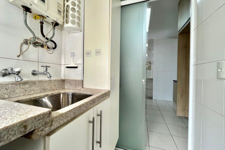 Apartamento à venda com 81m², 2 quartos e 2 vagasÁrea de Serviço