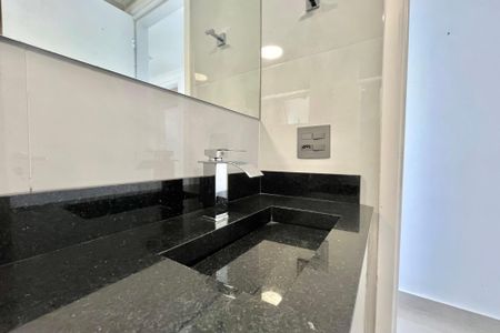 Apartamento à venda com 81m², 2 quartos e 2 vagasBanheiro Corredor