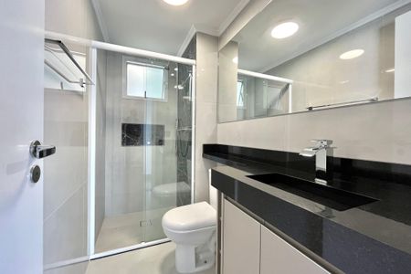 Apartamento à venda com 81m², 2 quartos e 2 vagasBanheiro Corredor