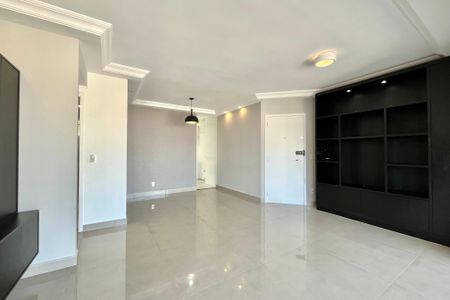 Apartamento à venda com 81m², 2 quartos e 2 vagasSala